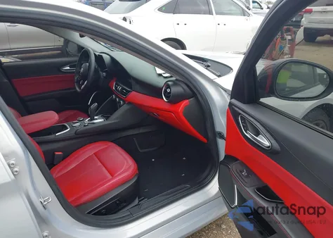 2021 Alfa Romeo Giulia Rwd из США, поврежденный, VIN ZARFAMAN6M7645490